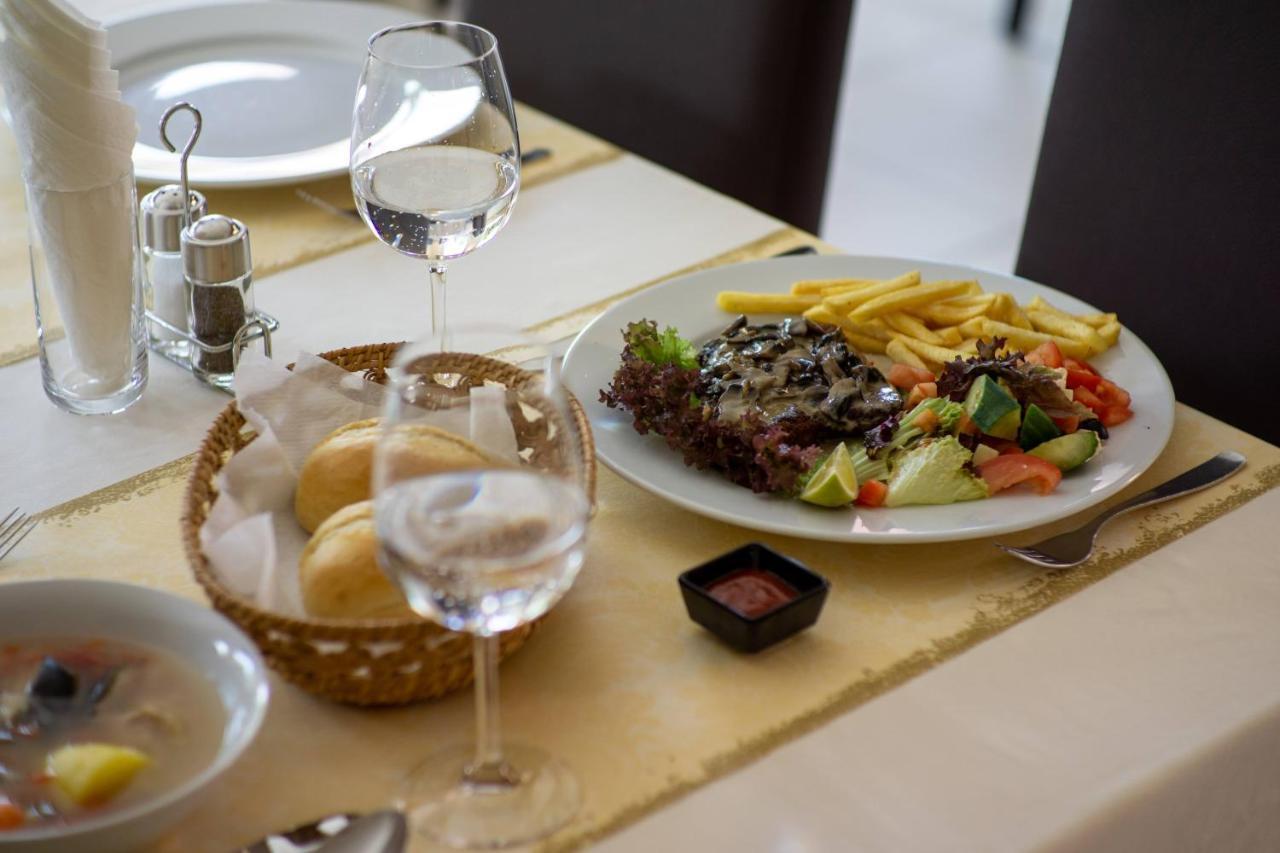 Am Flugplatz Hotel Restaurant Lautzenhausen Εξωτερικό φωτογραφία