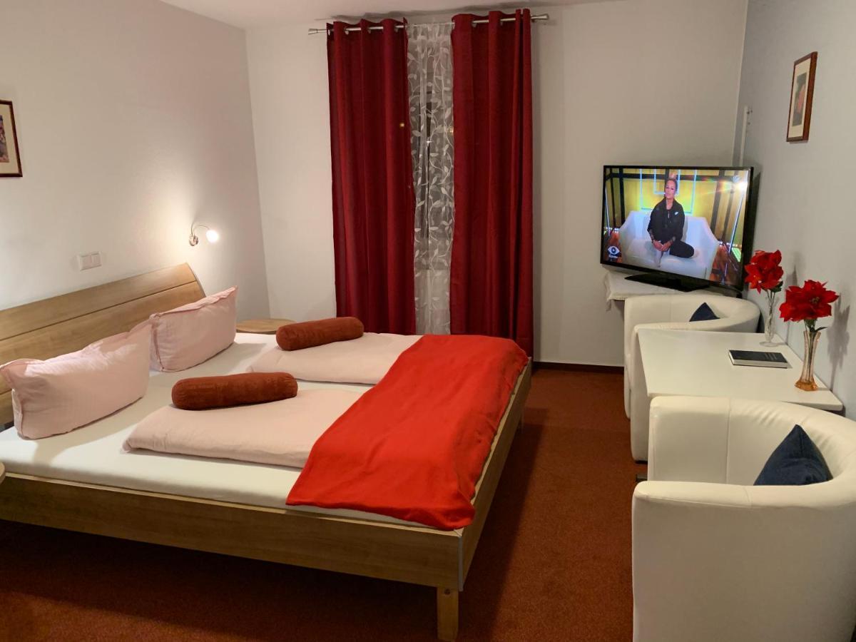 Am Flugplatz Hotel Restaurant Lautzenhausen Εξωτερικό φωτογραφία
